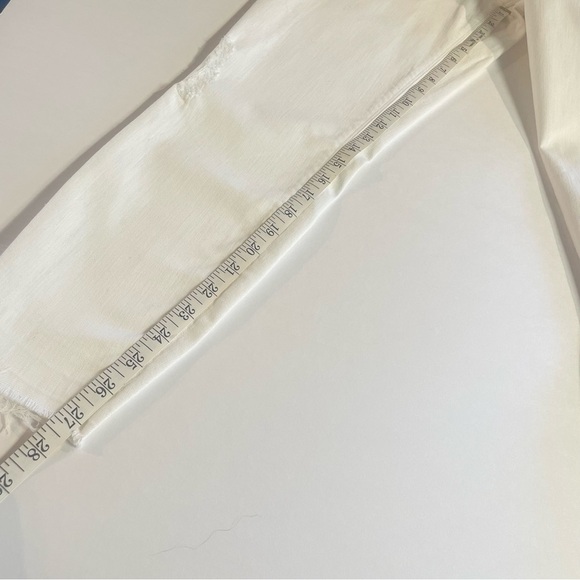 Spanx Women's Distressed White Skinny Ankle Jeans Raw Hem Size Medium - Picture 9 of 12